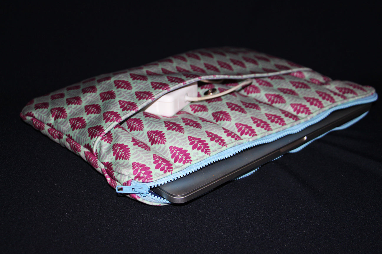 Motif floral, Feuilles algue fuchia clair