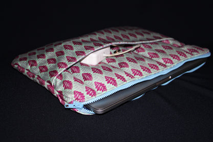 Motif floral, Feuilles algue fuchia clair